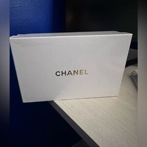 Beautiful pre loved Chanel white box! Please review the pictures carefully.